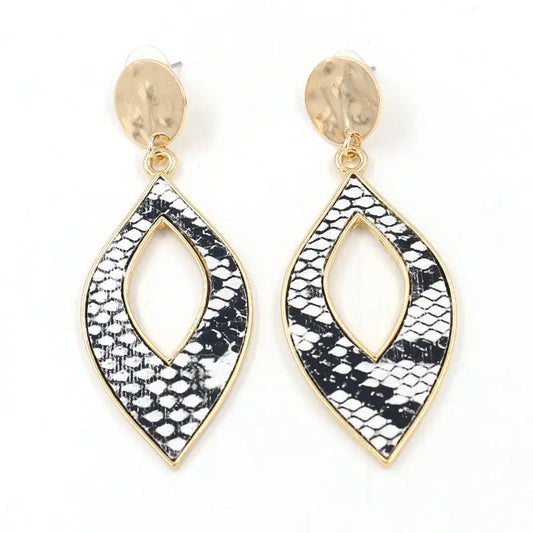 European and American new fashion leaf-shaped snake pattern PU leather earrings drop-shaped alloy pendant imitation leather earrings AQP-STORE